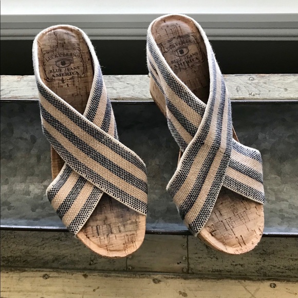 Lucky Brand Wedge Sandal - Picture 4 of 6